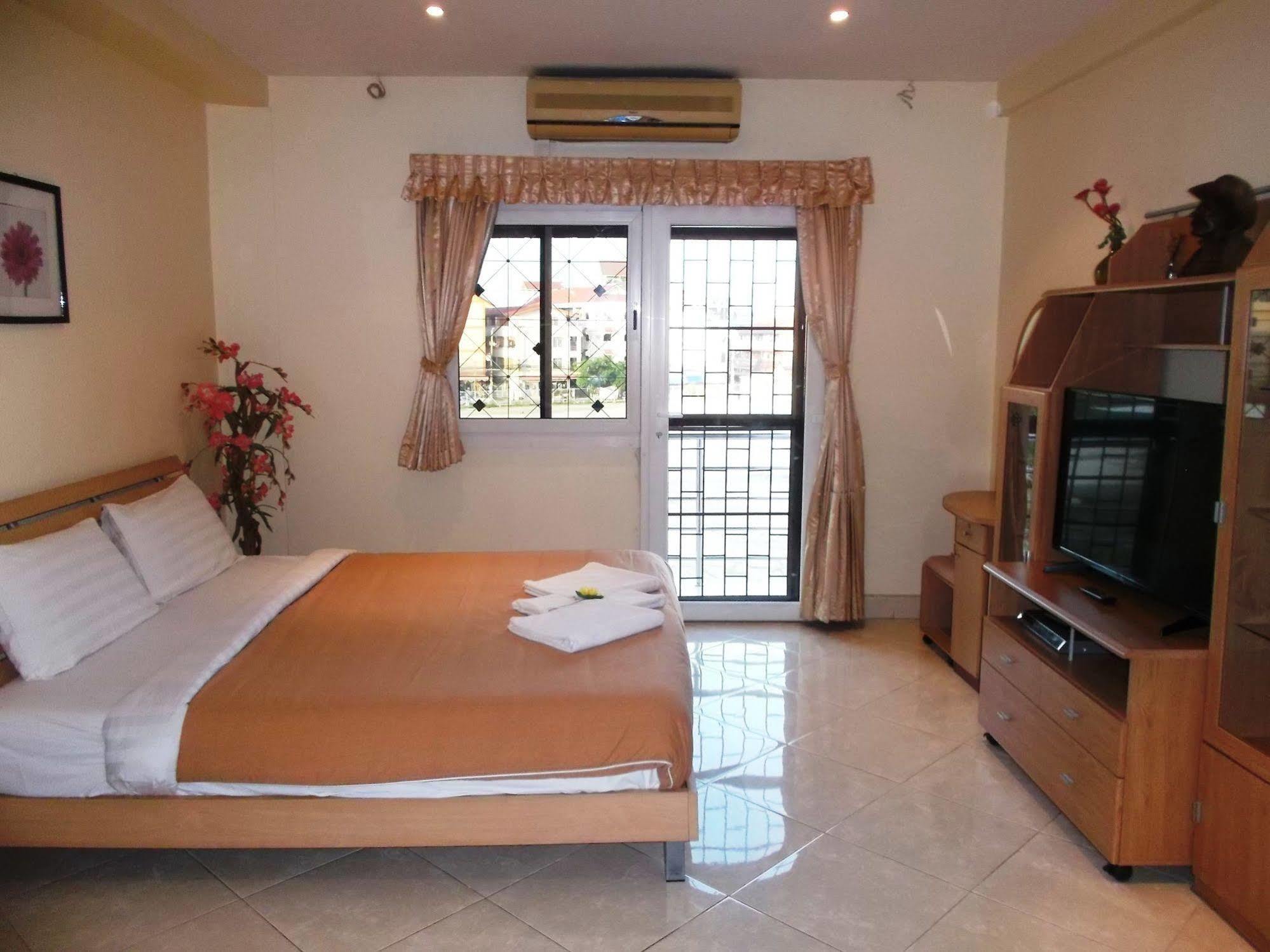 Chaiyapoon Inn Pattaya Exterior photo